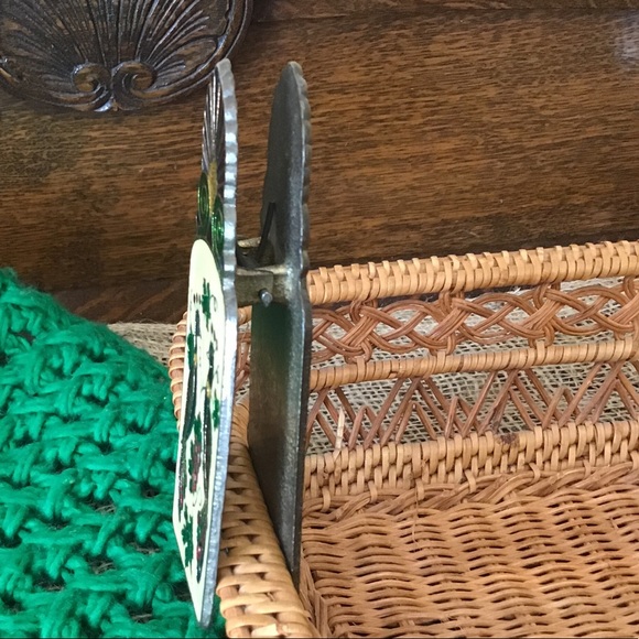 Vintage Enameled peacock desk clip. - Picture 5 of 6